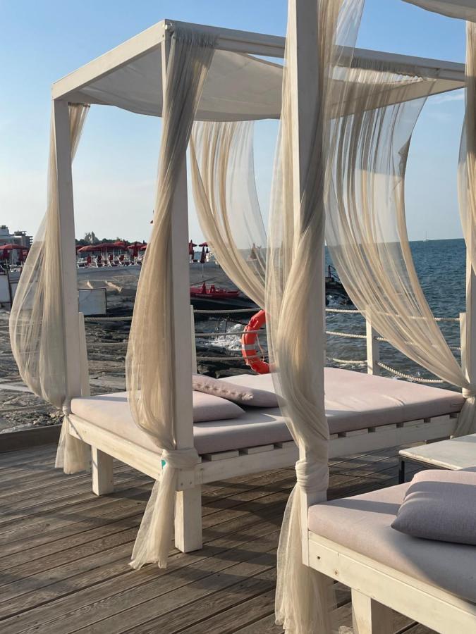 Fabris Palace Трани Екстериор снимка